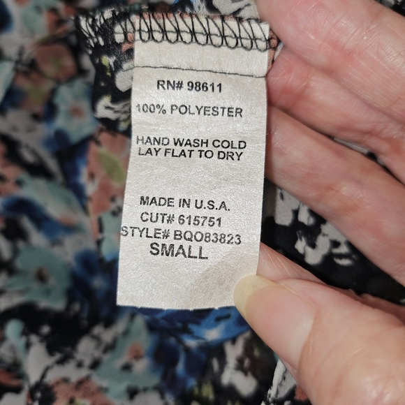 ๐ฅ๐ FIRE SALE! Eight Sixty short sleeve sweetheart neckline floral blouse small - Picture 3 of 5